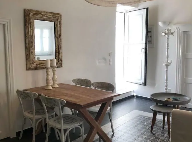 דירה Apollonion House