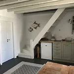Apollonion House