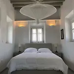 Apollonion House
