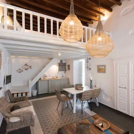 Apollonion House アパート アポロニア