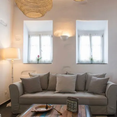 Apollonion House アパート *