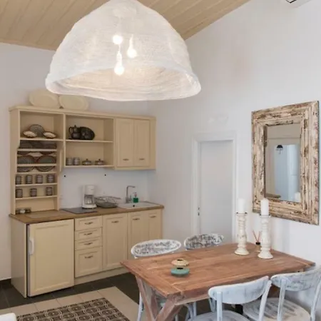 Apollonion House アパート アポロニア